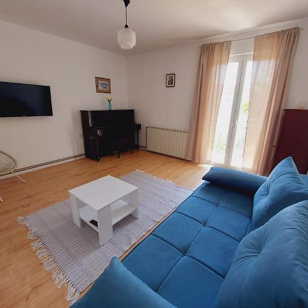 Apartments Mario Примоштен Екстер'єр фото