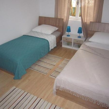 Apartments Mario Примоштен Екстер'єр фото