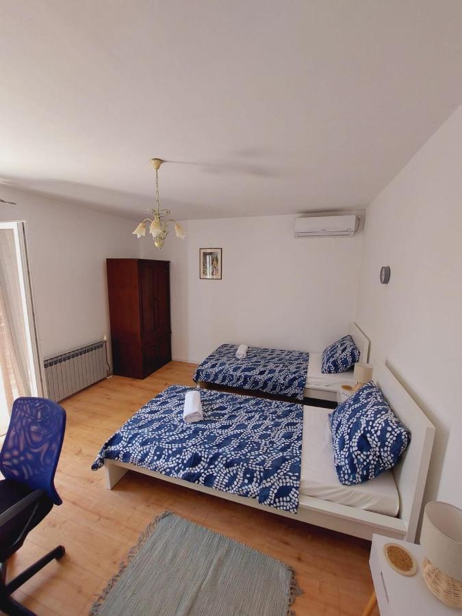 Apartments Mario Примоштен Екстер'єр фото