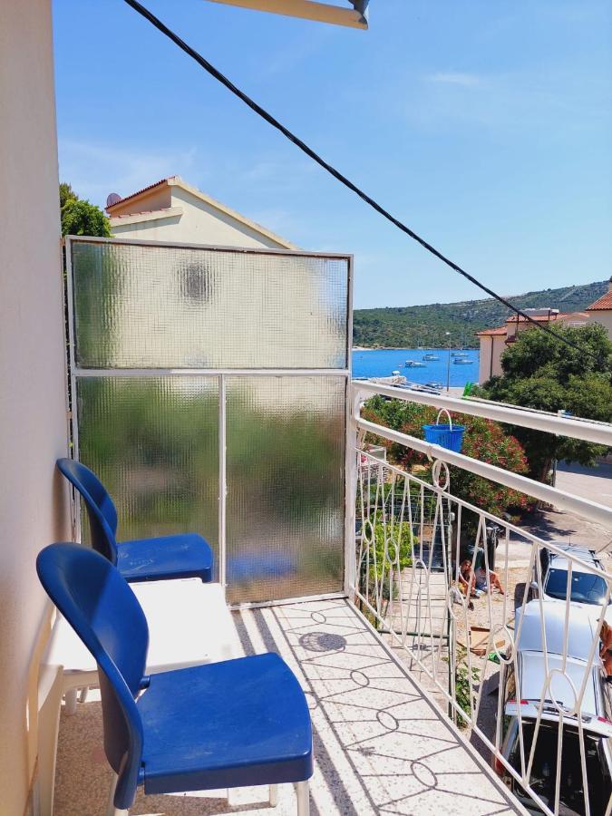 Apartments Mario Примоштен Екстер'єр фото