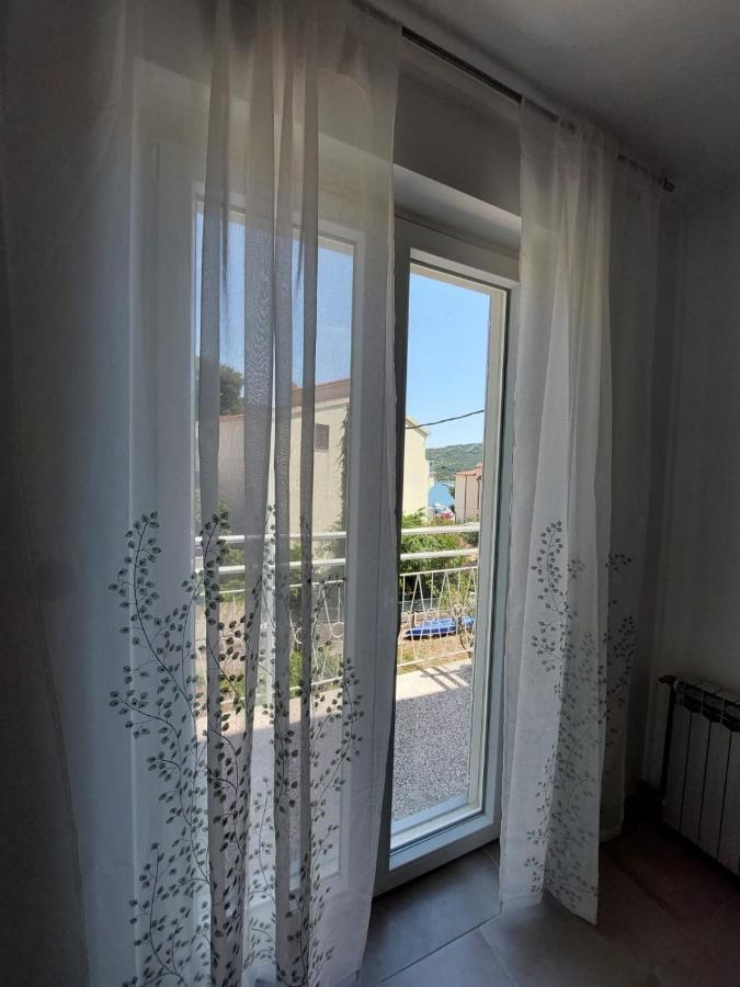 Apartments Mario Примоштен Екстер'єр фото