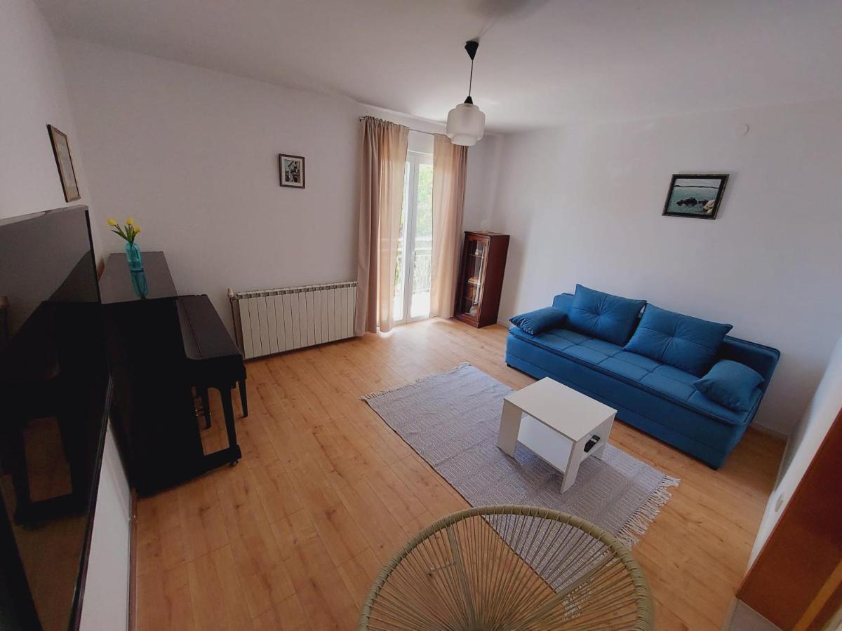 Apartments Mario Примоштен Екстер'єр фото