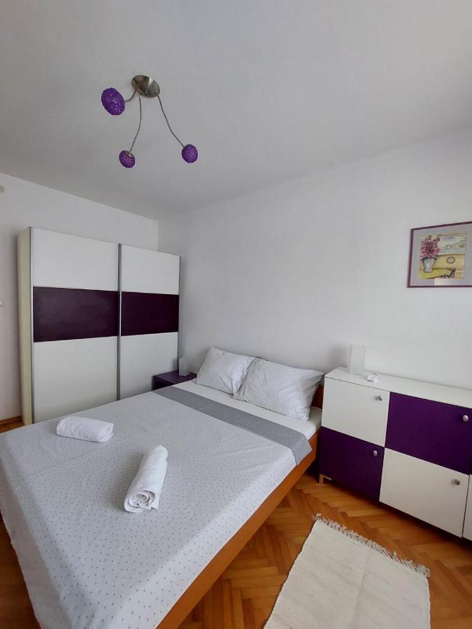 Apartments Mario Примоштен Екстер'єр фото