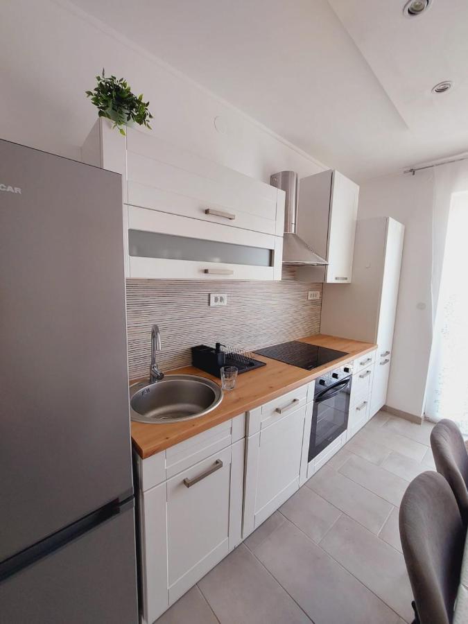 Apartments Mario Примоштен Екстер'єр фото